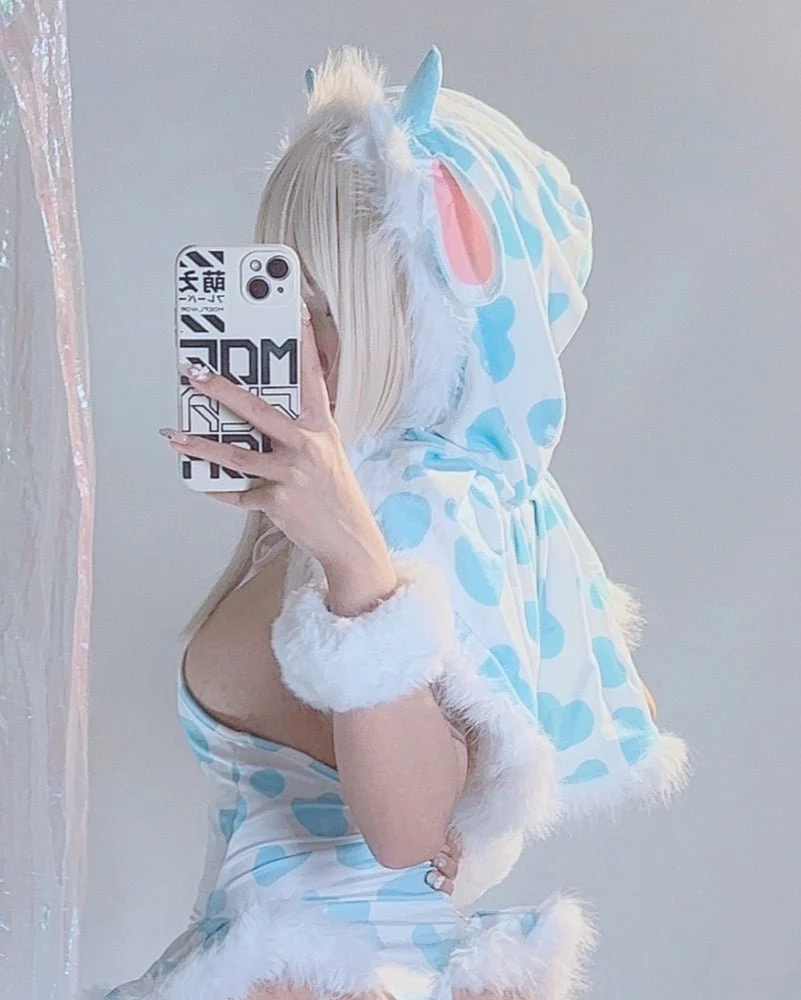 Winter Plush Cow Hood Shawl Cosplay - Image 3